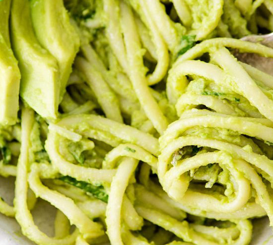 Read more about the article Creamy Avocado Pasta